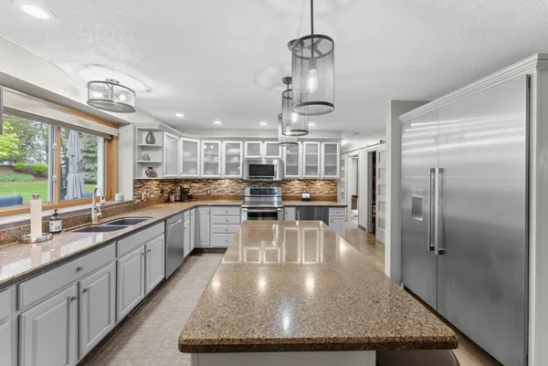 $668,500 | 4986 Foxborough Court, Bettendorf, IA 52722
