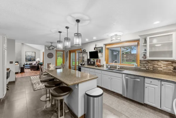 $668,500 | 4986 Foxborough Court, Bettendorf, IA 52722