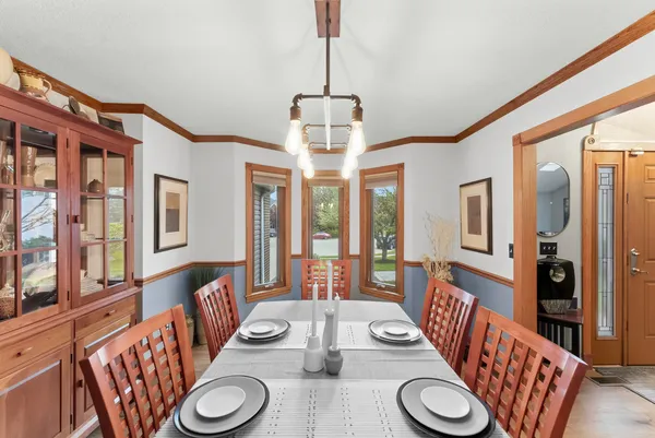 $668,500 | 4986 Foxborough Court, Bettendorf, IA 52722