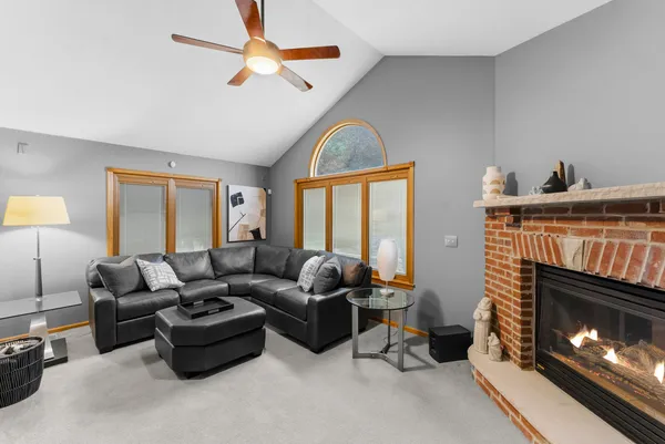 $668,500 | 4986 Foxborough Court, Bettendorf, IA 52722