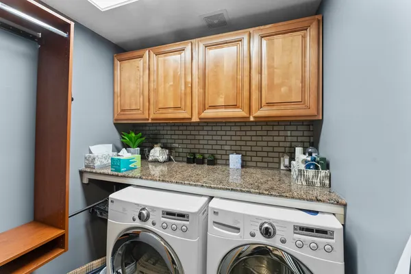 $668,500 | 4986 Foxborough Court, Bettendorf, IA 52722