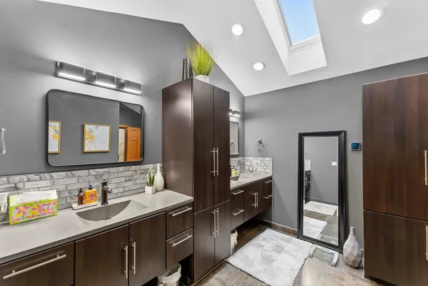 $668,500 | 4986 Foxborough Court, Bettendorf, IA 52722