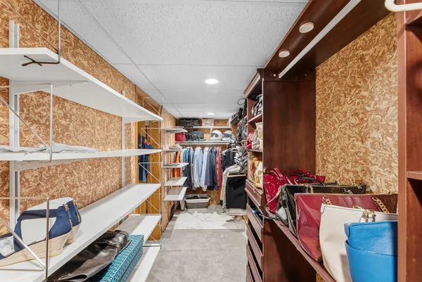 $668,500 | 4986 Foxborough Court, Bettendorf, IA 52722