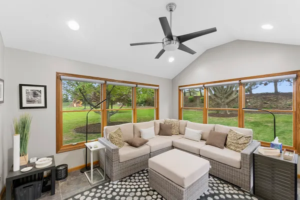 $668,500 | 4986 Foxborough Court, Bettendorf, IA 52722