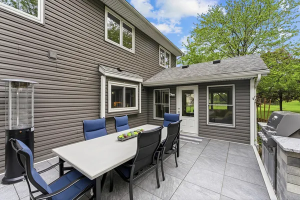$668,500 | 4986 Foxborough Court, Bettendorf, IA 52722