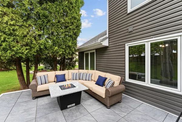 $668,500 | 4986 Foxborough Court, Bettendorf, IA 52722