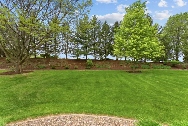 $668,500 | 4986 Foxborough Court, Bettendorf, IA 52722