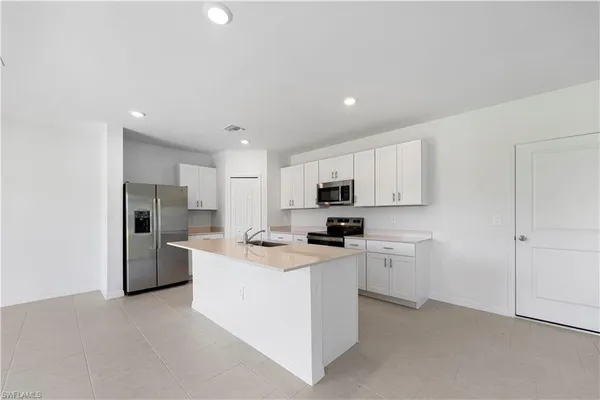 $2,400 | 4074 San Felice Lane, North Fort Myers, FL 33917
