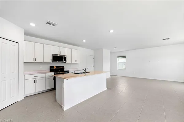 $2,400 | 4074 San Felice Lane, North Fort Myers, FL 33917