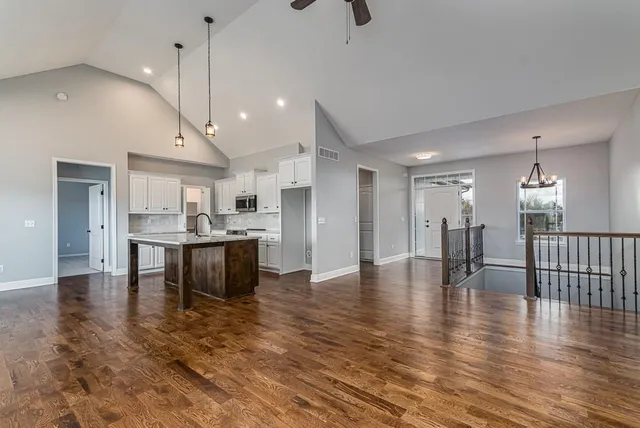 $489,950 | 2703 Stone Creek Avenue, Tonganoxie, KS 66086