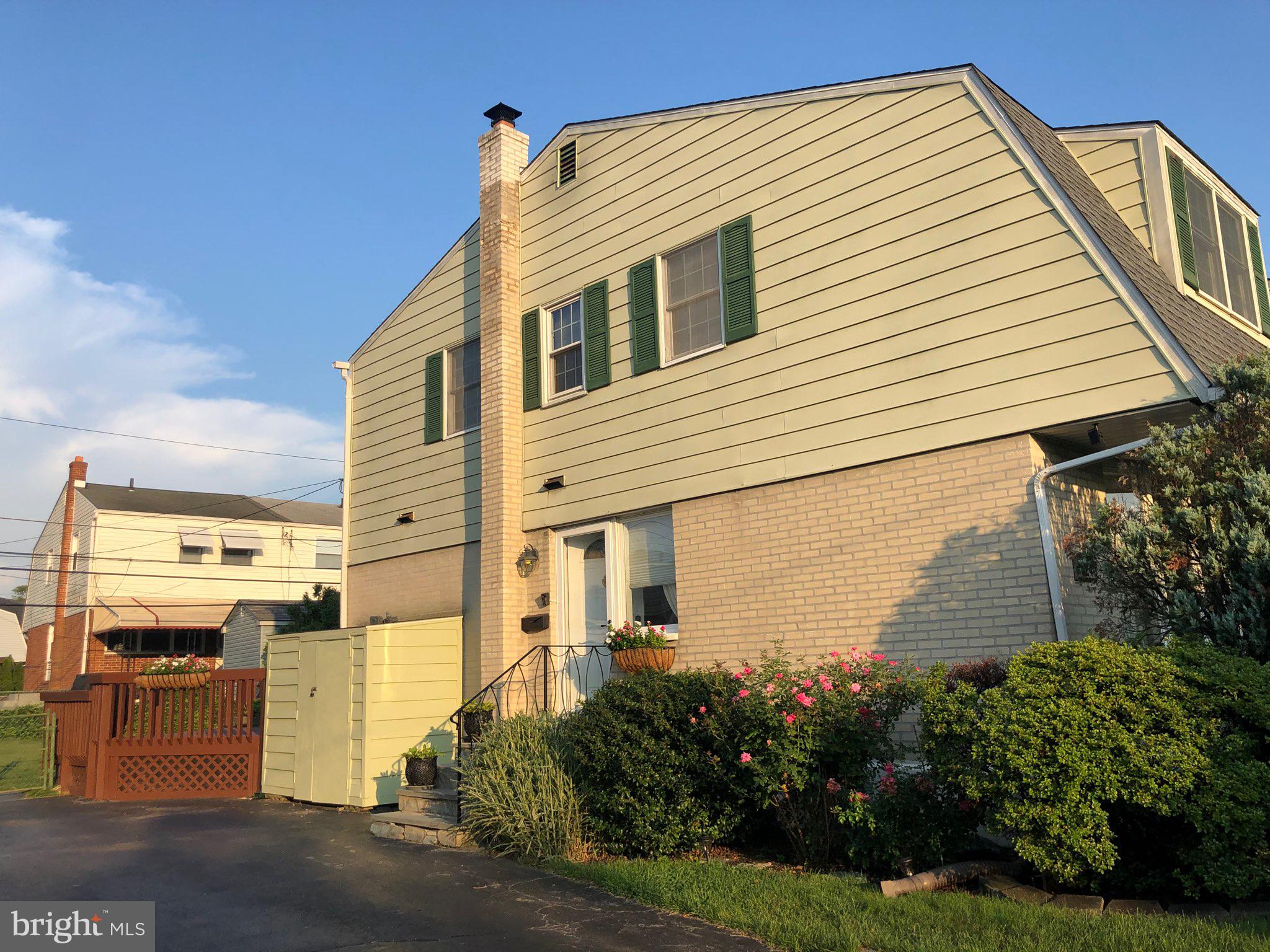 824 Hood Road Swarthmore, PA 19081 - Photo 3 of 30 Exterior Side