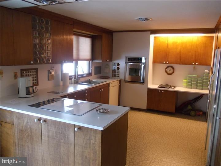 72 Idlewild Road Levittown, PA 19057 - Photo 4 of 12 Kitchen