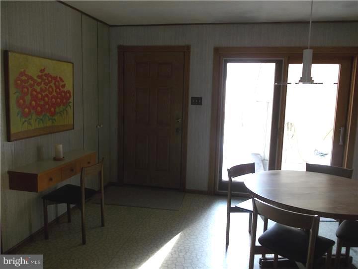 72 Idlewild Road Levittown, PA 19057 - Photo 6 of 12 Kitchen