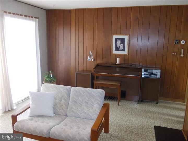 72 Idlewild Road Levittown, PA 19057 - Photo 8 of 12 Living Room