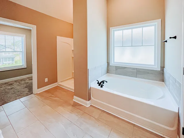 $2,100 | 413 Andean Court, Clarksville, TN 37040