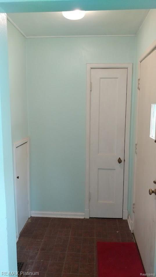 3615 Elizabeth Road Ann Arbor, MI 48103 - Photo 16 of 24 Elizabeth Entry.jpg