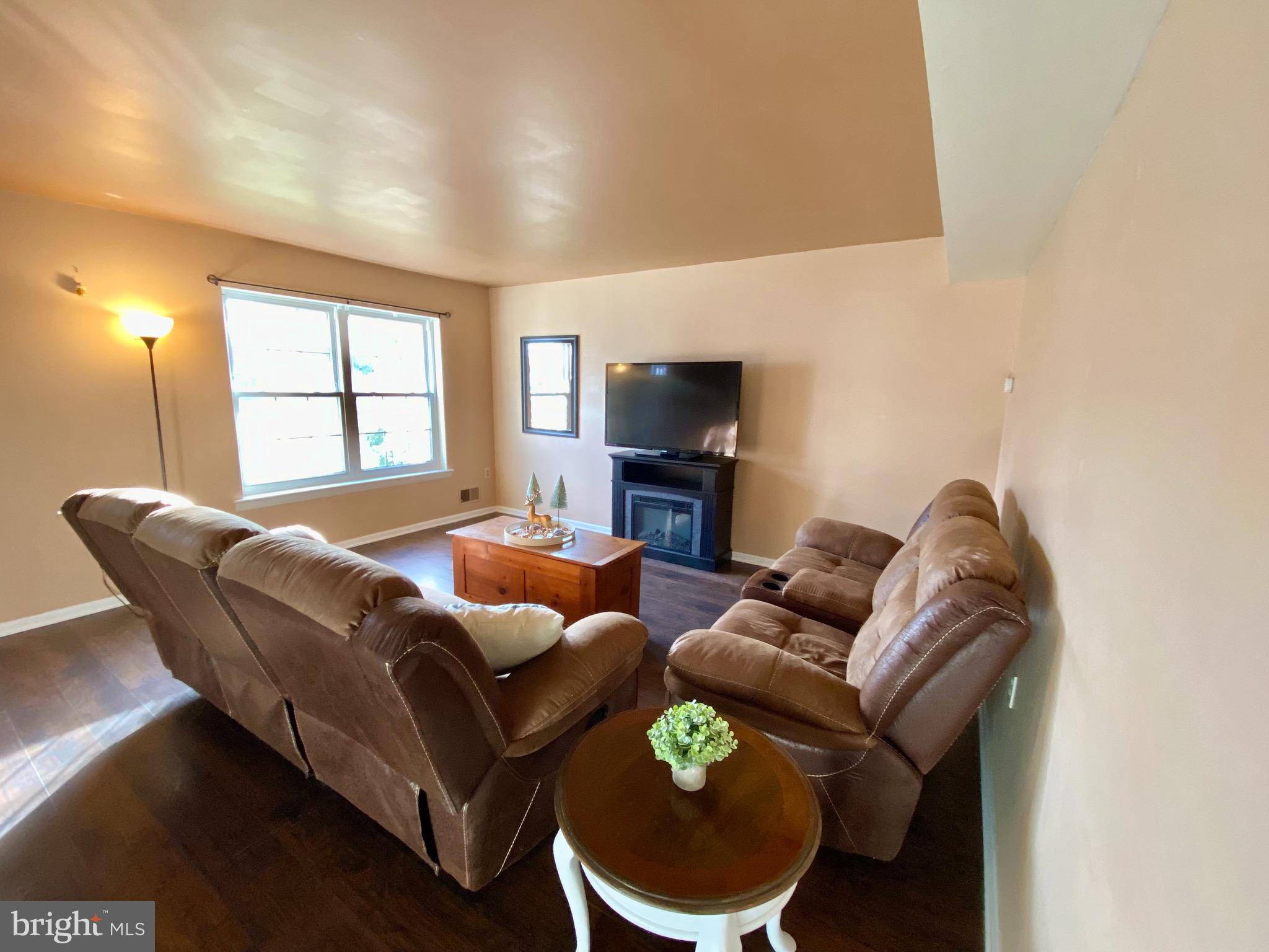 34 Louise Court Rising Sun, MD 21911 - Photo 3 of 15 Living Room