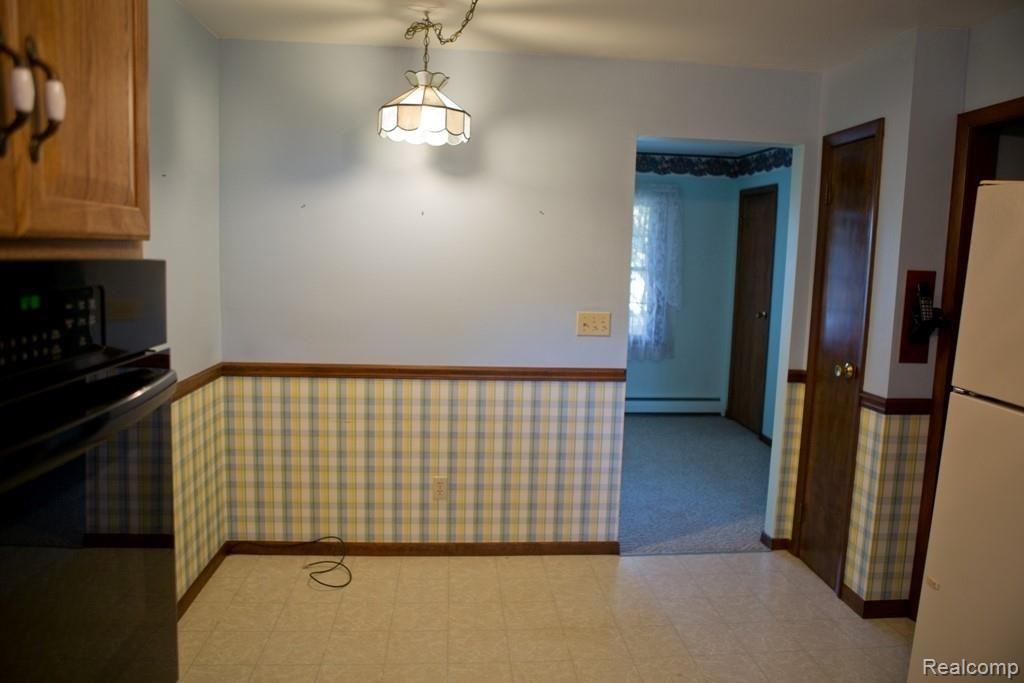 4890 East Dunbar Road Monroe, MI 48161 - Photo 5 of 18 Dunbar 4890 E Kitchen Dining.jpg