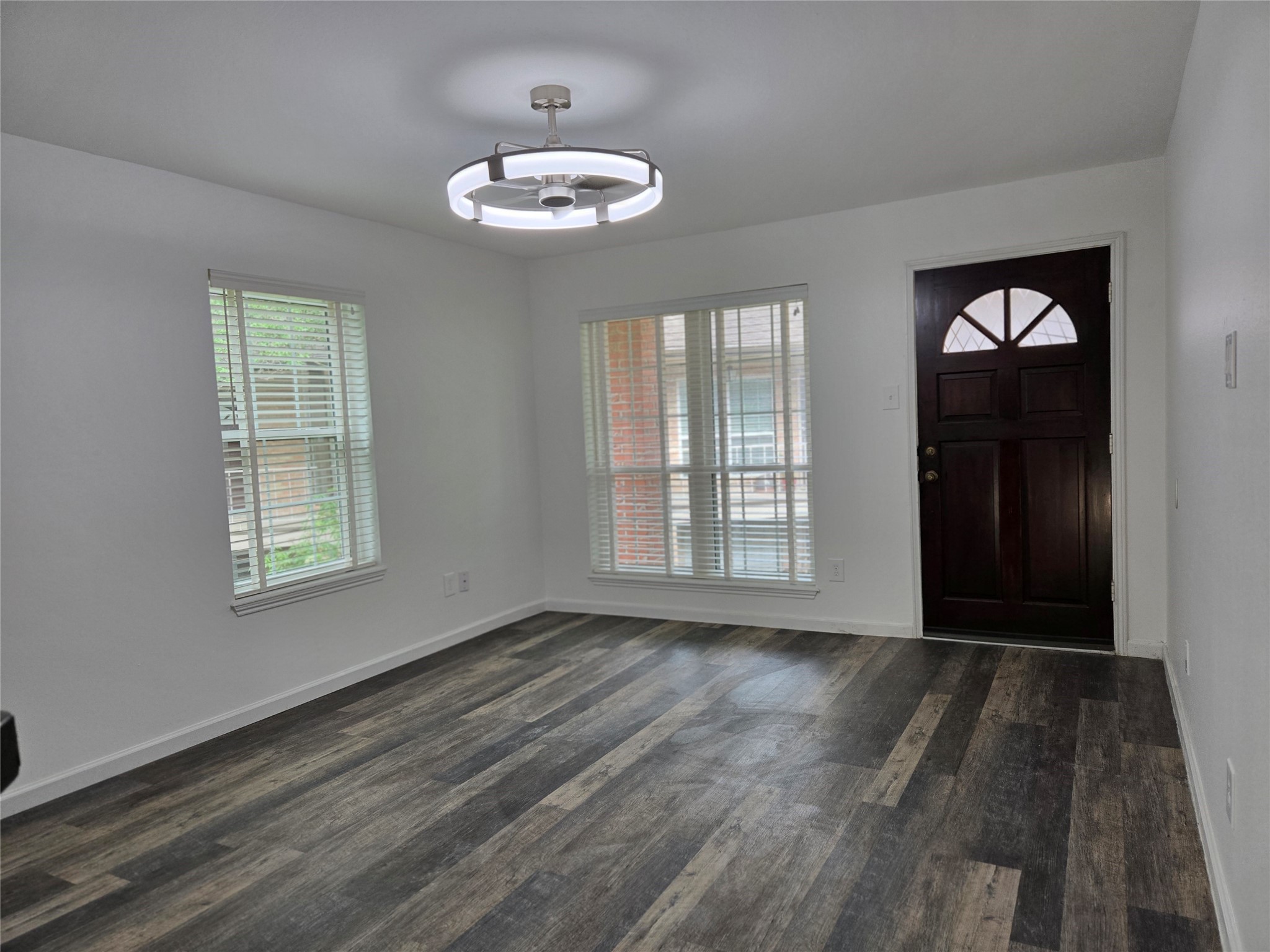839 Wax Myrtle Lane, Unit A Houston, TX 77079 - Photo 4 of 32