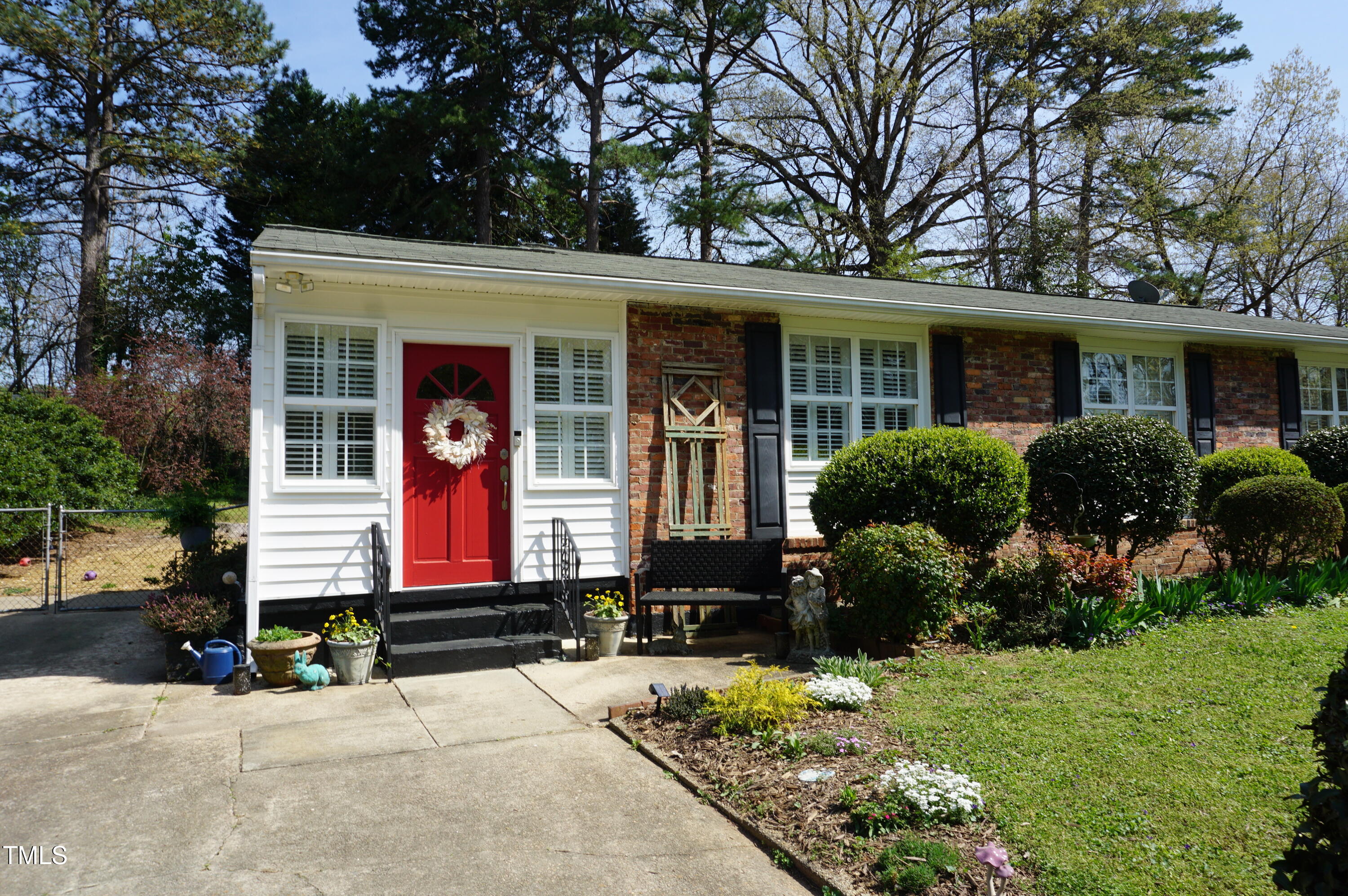 3516 Apache Drive Raleigh, NC 27609 - Photo 2 of 30 DSC05627