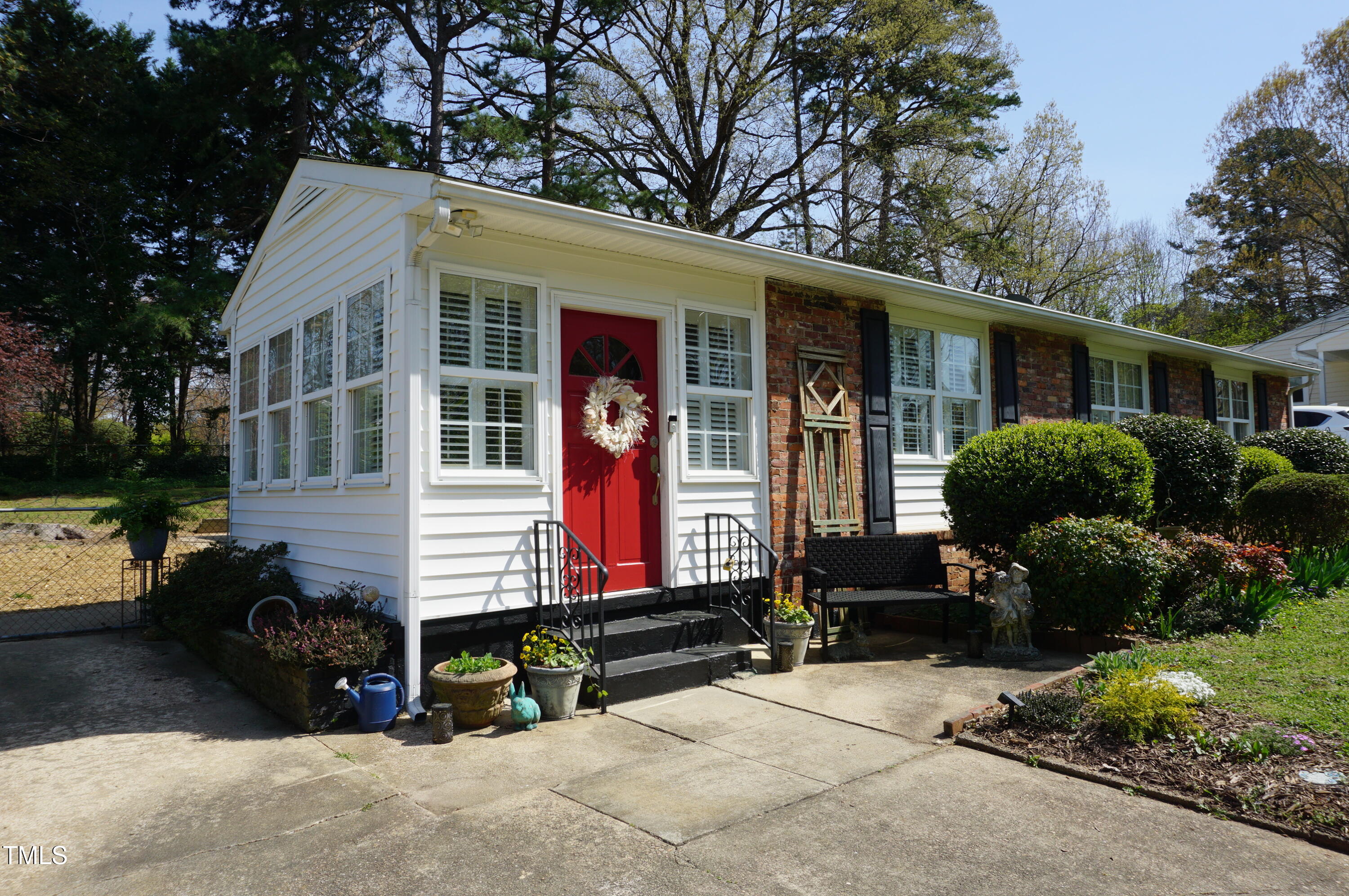 3516 Apache Drive Raleigh, NC 27609 - Photo 4 of 30 DSC05632