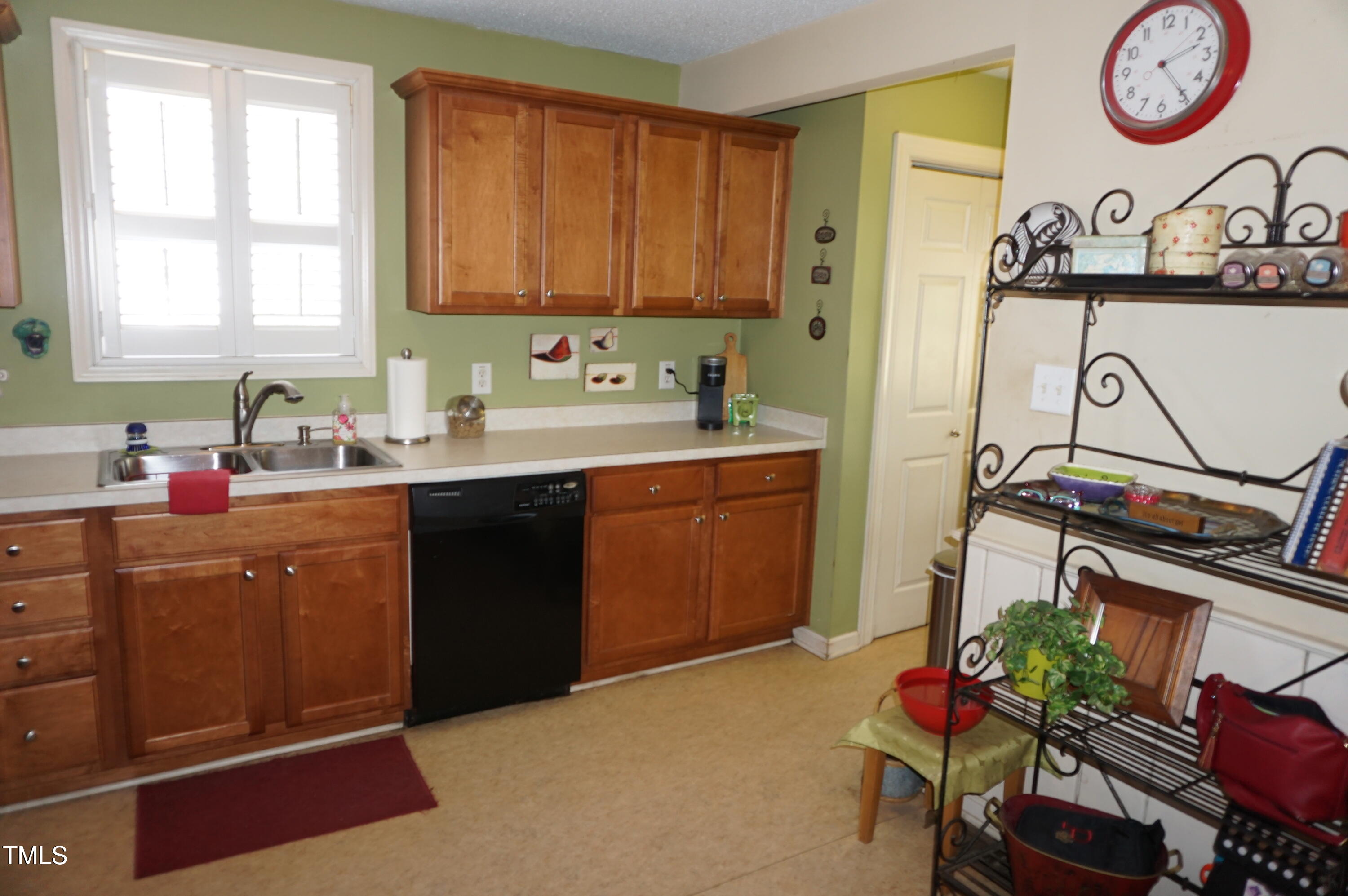 3516 Apache Drive Raleigh, NC 27609 - Photo 10 of 30 DSC05702