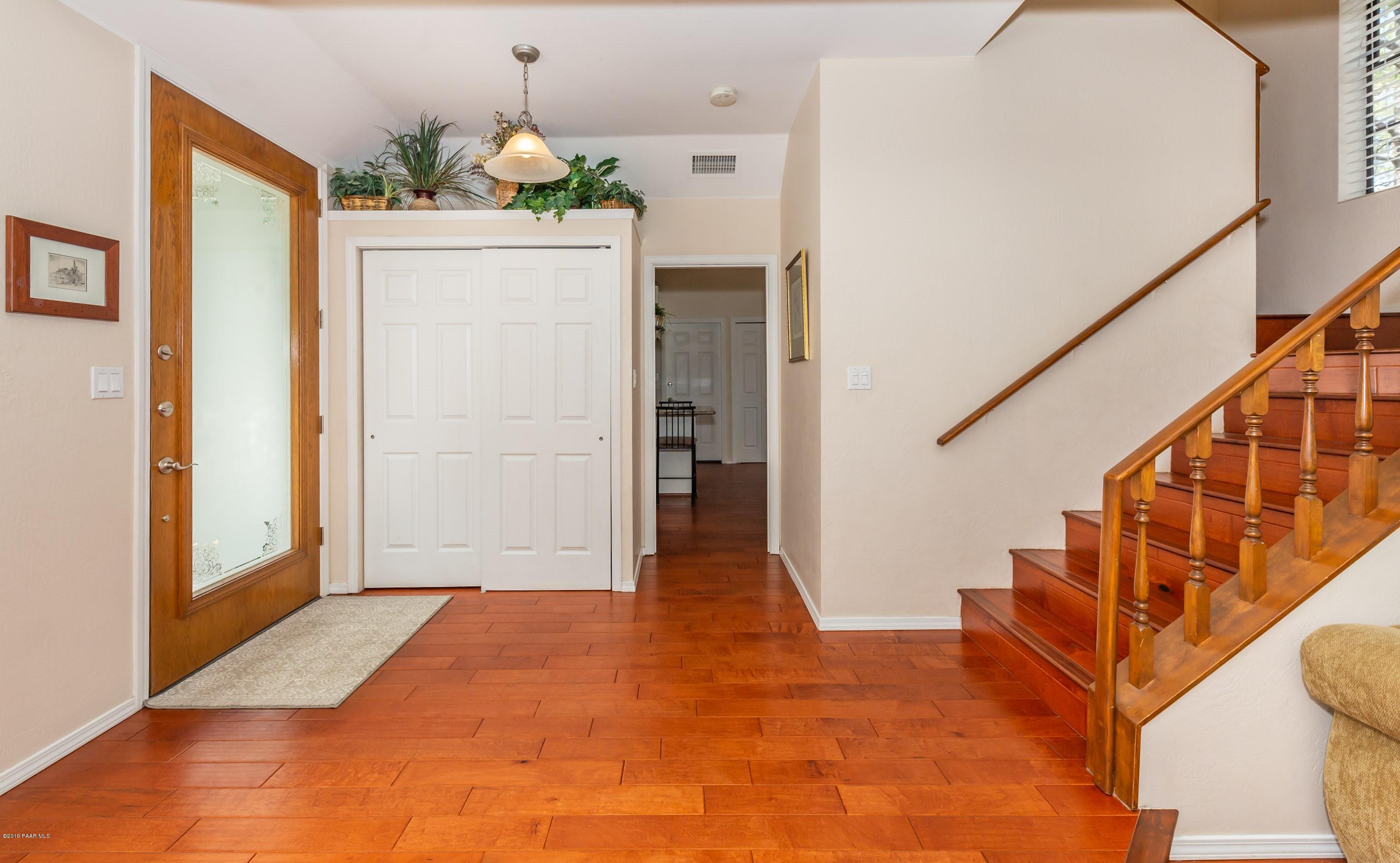 1146 East Timber Ridge Road Prescott, AZ 86303 - Photo 3 of 20 Foyer