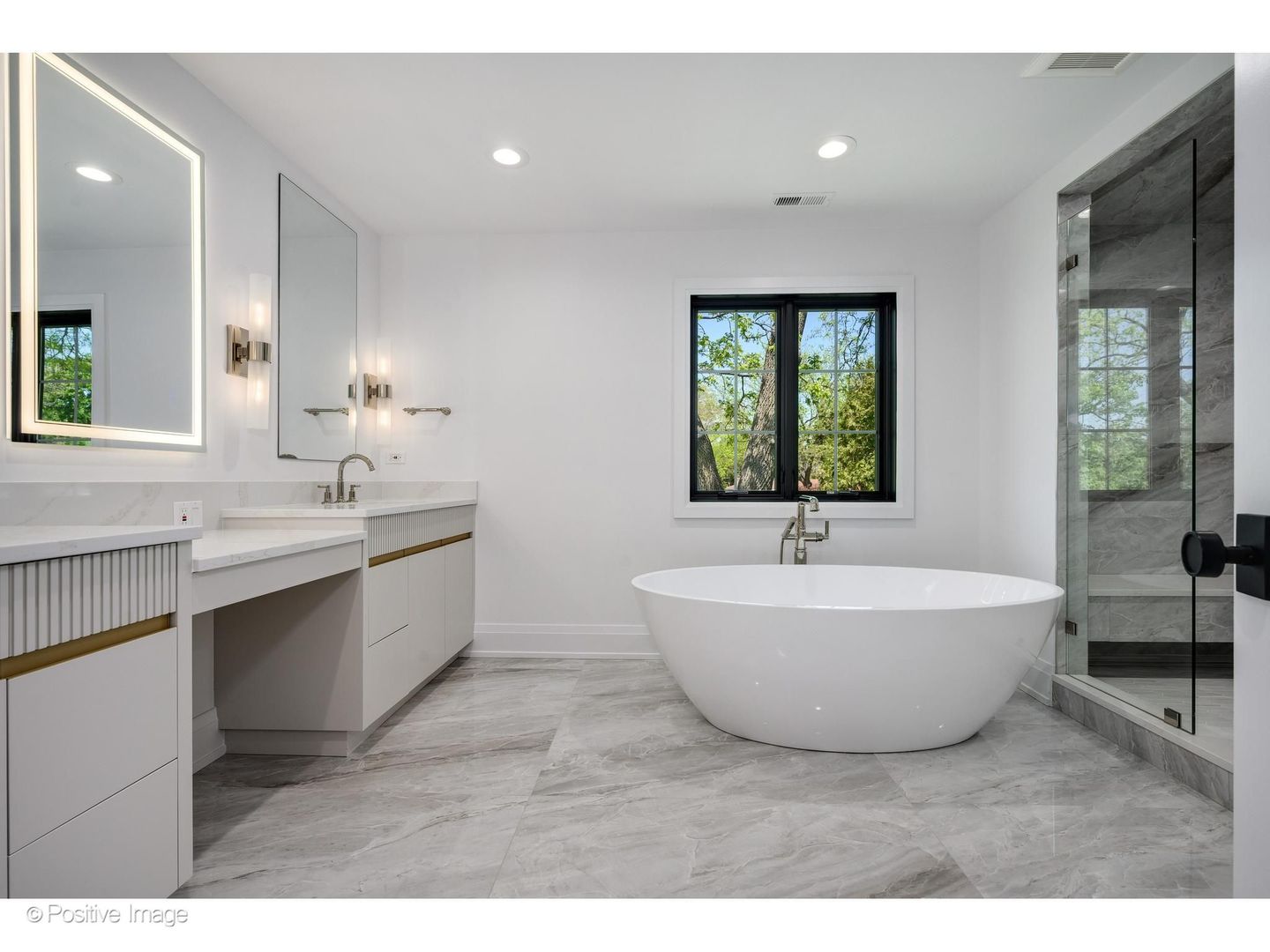 1851 Oakwood Road Northbrook, IL 60062 - Photo 28 of 56