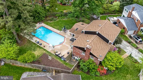 $1,395,000 | 2905 Maplewood Place, Alexandria, VA 22302