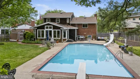 $1,395,000 | 2905 Maplewood Place, Alexandria, VA 22302