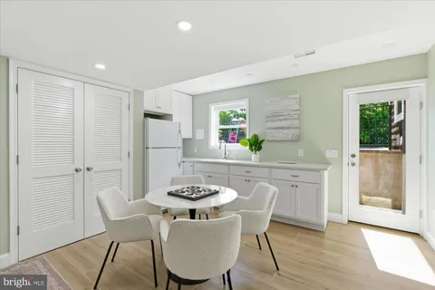 $1,395,000 | 2905 Maplewood Place, Alexandria, VA 22302