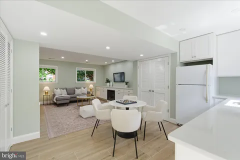 $1,395,000 | 2905 Maplewood Place, Alexandria, VA 22302