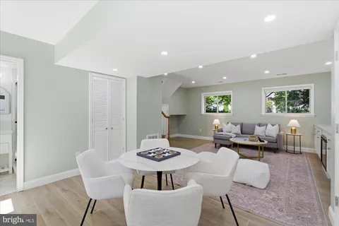 $1,395,000 | 2905 Maplewood Place, Alexandria, VA 22302