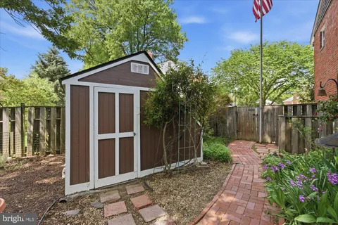 $1,395,000 | 2905 Maplewood Place, Alexandria, VA 22302
