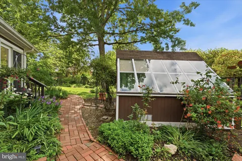$1,395,000 | 2905 Maplewood Place, Alexandria, VA 22302