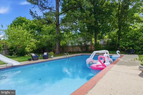 $1,395,000 | 2905 Maplewood Place, Alexandria, VA 22302