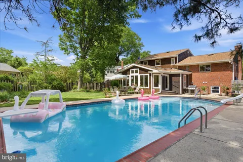 $1,395,000 | 2905 Maplewood Place, Alexandria, VA 22302