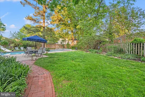 $1,395,000 | 2905 Maplewood Place, Alexandria, VA 22302