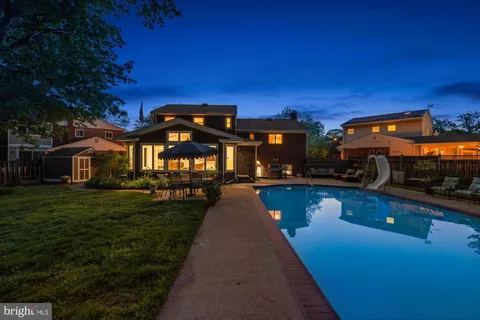 $1,395,000 | 2905 Maplewood Place, Alexandria, VA 22302