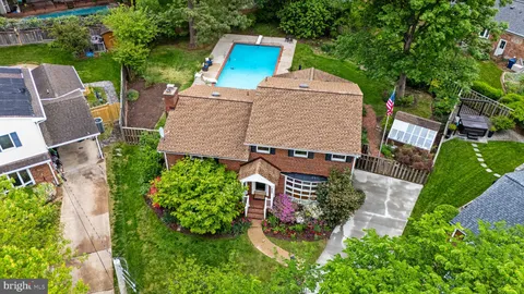 $1,395,000 | 2905 Maplewood Place, Alexandria, VA 22302