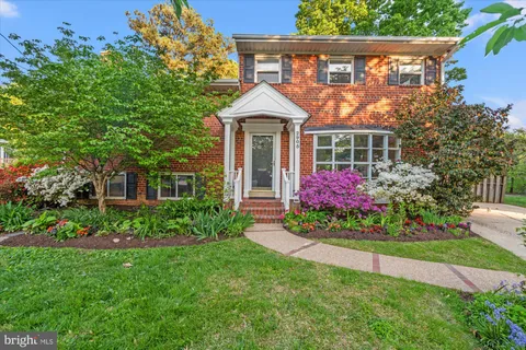 $1,395,000 | 2905 Maplewood Place, Alexandria, VA 22302