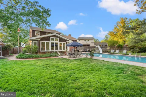 $1,395,000 | 2905 Maplewood Place, Alexandria, VA 22302