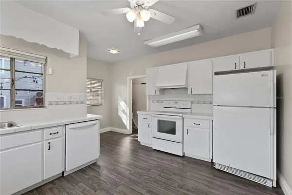 $2,300 | 303 East Paris Street, Tampa, FL 33604