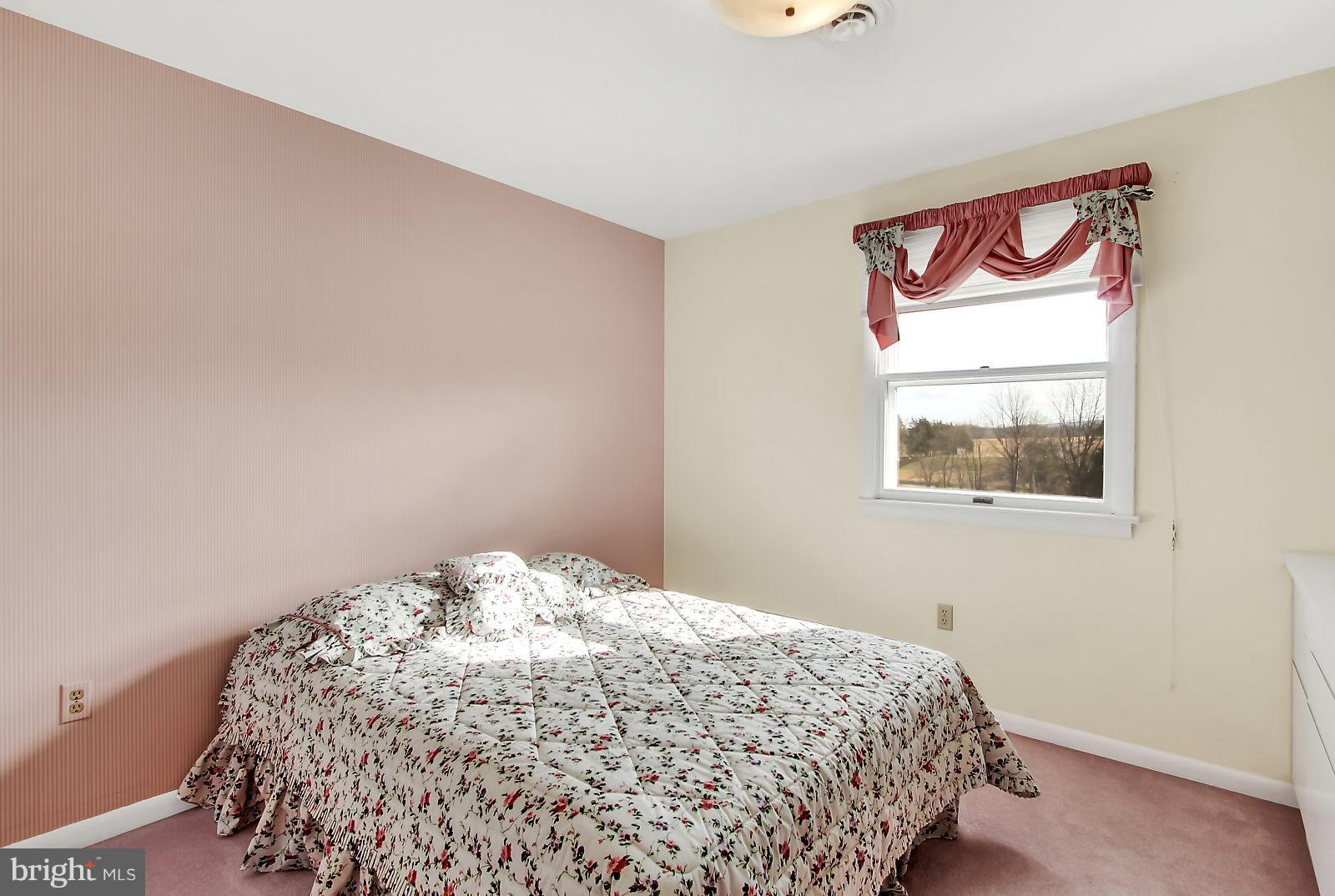 924 Pineland Road Birdsboro, PA 19508 - Photo 14 of 32 Gallery Image 14