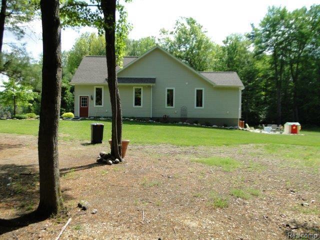 2224 Pheasant Rdg Court Lapeer, MI 48446 - Photo 35 of 44 Side 1