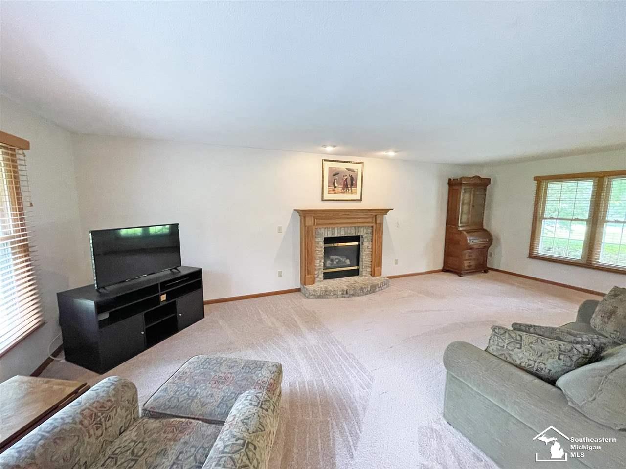 3138 West Dean Road Lambertville, MI 48144 - Photo 9 of 26