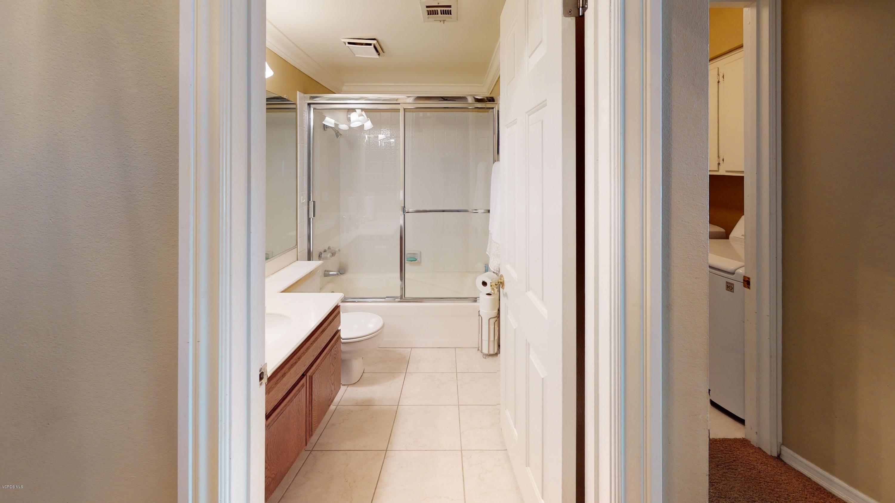 4721 North Buttercreek Road Moorpark, CA 93021 - Photo 16 of 41 4721-N-Buttercreek-Rd-Moorpark-CA-Bathro