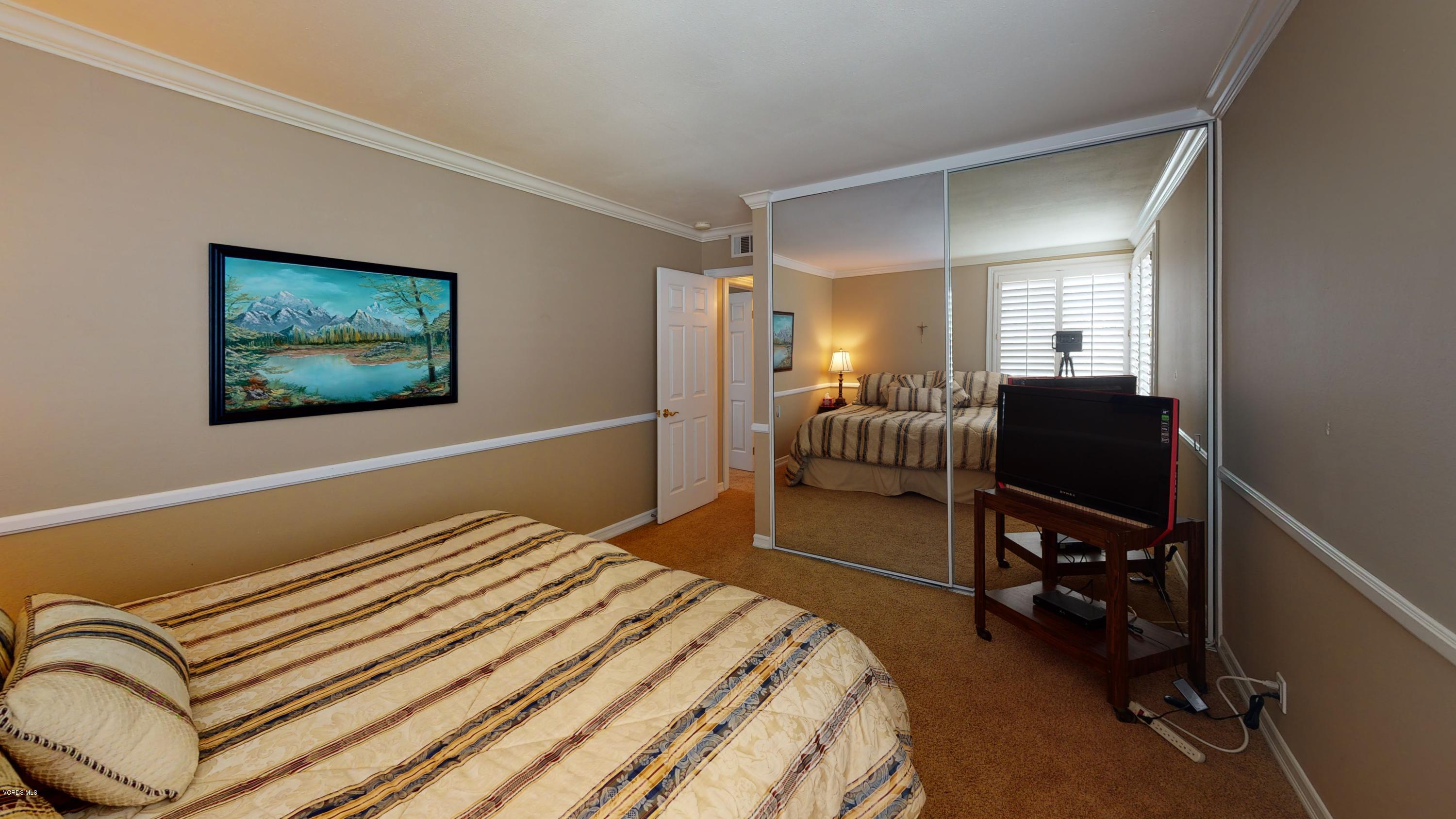 4721 North Buttercreek Road Moorpark, CA 93021 - Photo 19 of 41 4721-N-Buttercreek-Rd-Moorpark-CA-Bedroo
