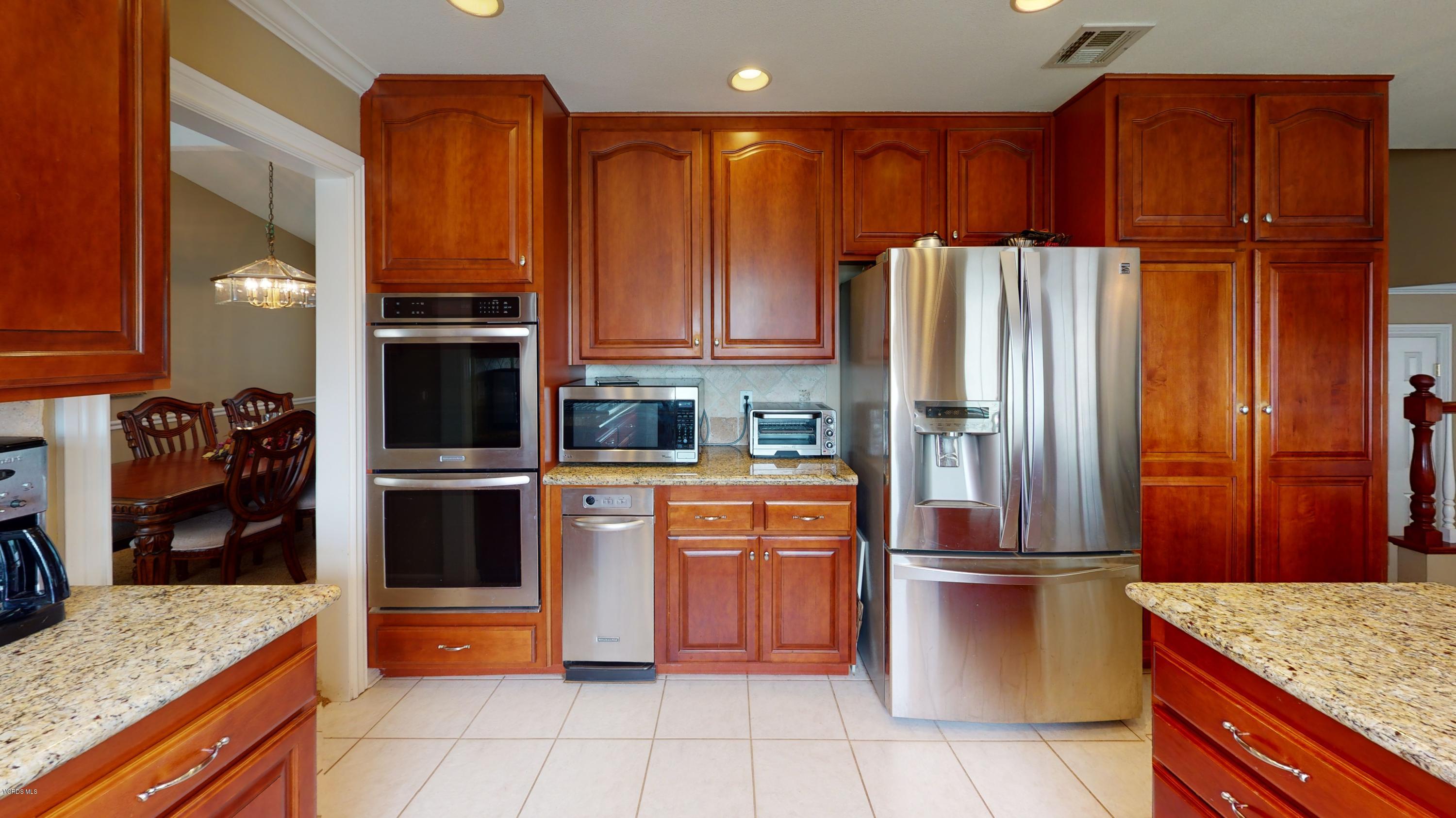 4721 North Buttercreek Road Moorpark, CA 93021 - Photo 8 of 41 4721-N-Buttercreek-Rd-Moorpark-CA-Kitche