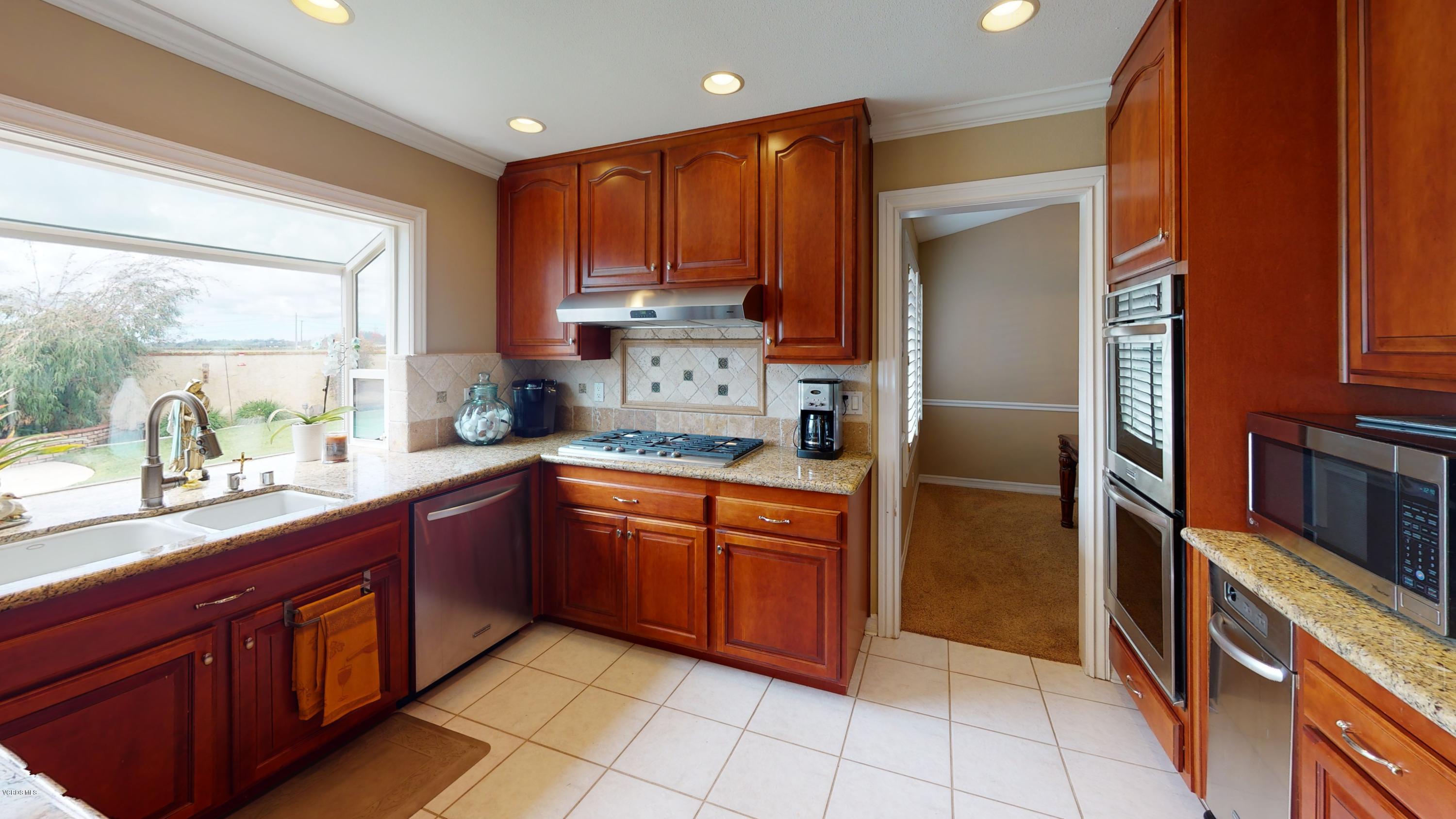 4721 North Buttercreek Road Moorpark, CA 93021 - Photo 10 of 41 4721-N-Buttercreek-Rd-Moorpark-CA-Kitche